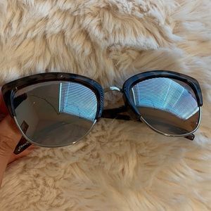 Womens Tortoise sunglasses